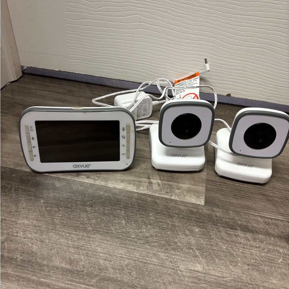 White Baby Monitor with Dual Cameras